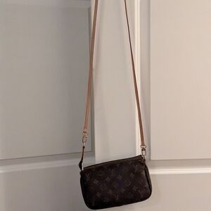 Elegant Brown Crossbody Bag